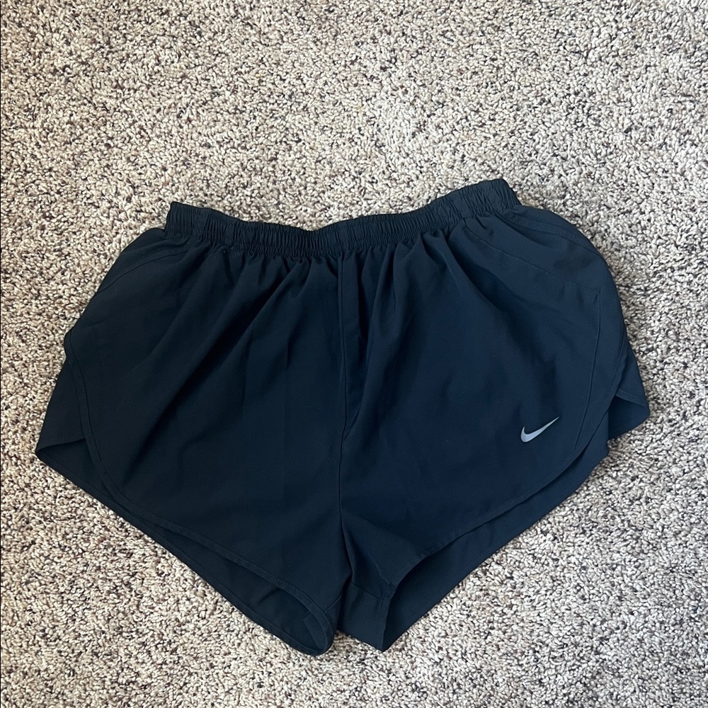 Nike Women's Black Medium Athletic Shorts
